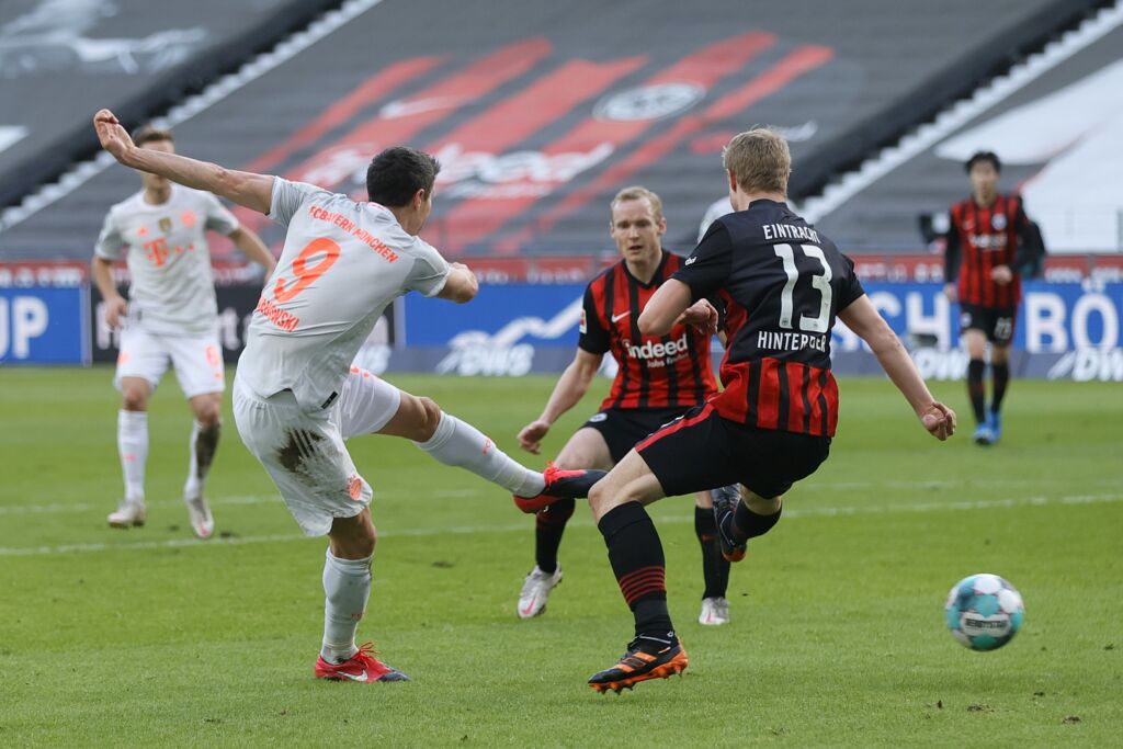 Κουρασμένη Μπάγερν, “τρελαμένη” Άιντραχτ! (vid)