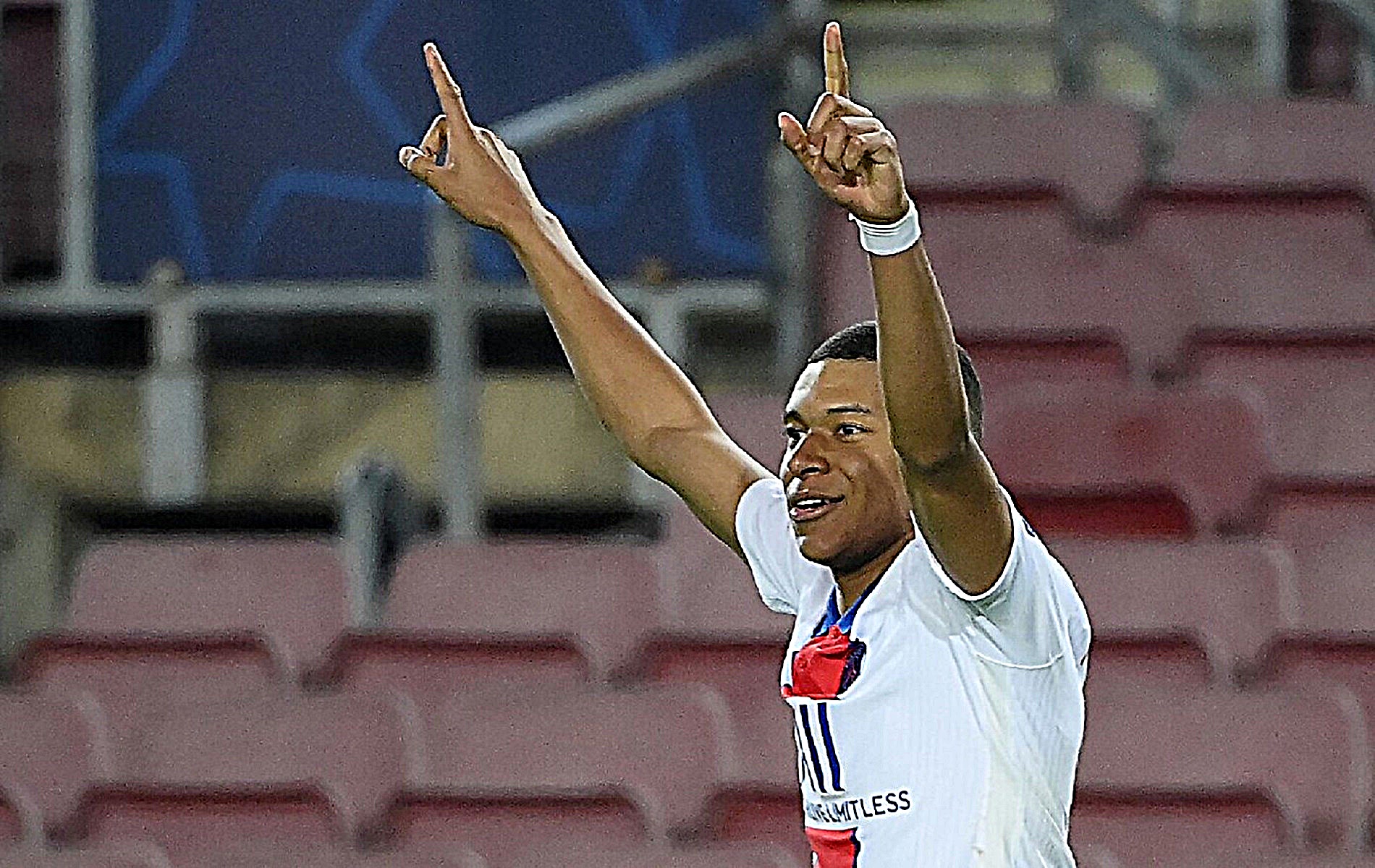 «Ο Μπαπέ δε θα γίνει ηγέτης της Παρί όσο είναι εκεί ο Νεϊμάρ»