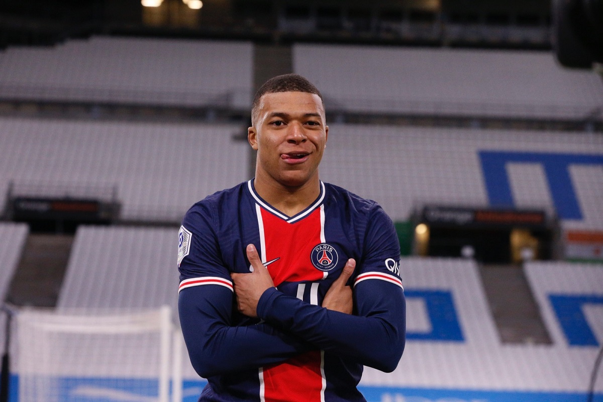 Μέχρι και εταιρείες κολοσσοί «σφάζονται» για τον Μπαπέ