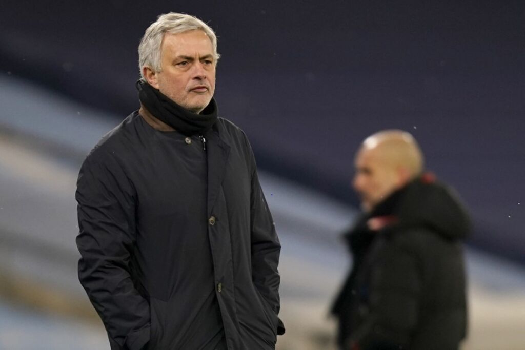 O Μουρίνιο έριξε την ευθύνη στα… “μοντέρνα πέναλτι”