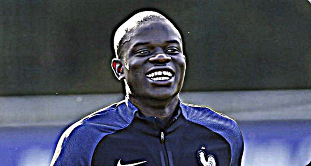 O χαμογελαστός Καντέ παραμένει ο κορυφαίος χαφ του πλανήτη!