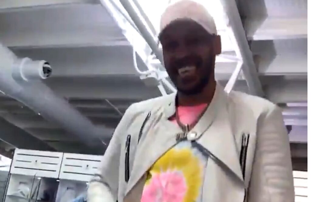 To fashion icon Πιερ Εμερίκ Ομπαμεγιάνγκ ξαναχτύπησε!