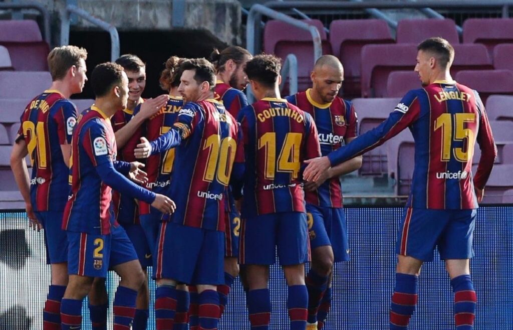 Ο Κούμαν μένει και κάνει ξεσκαρτάρισμα-Έξι προς πώληση!