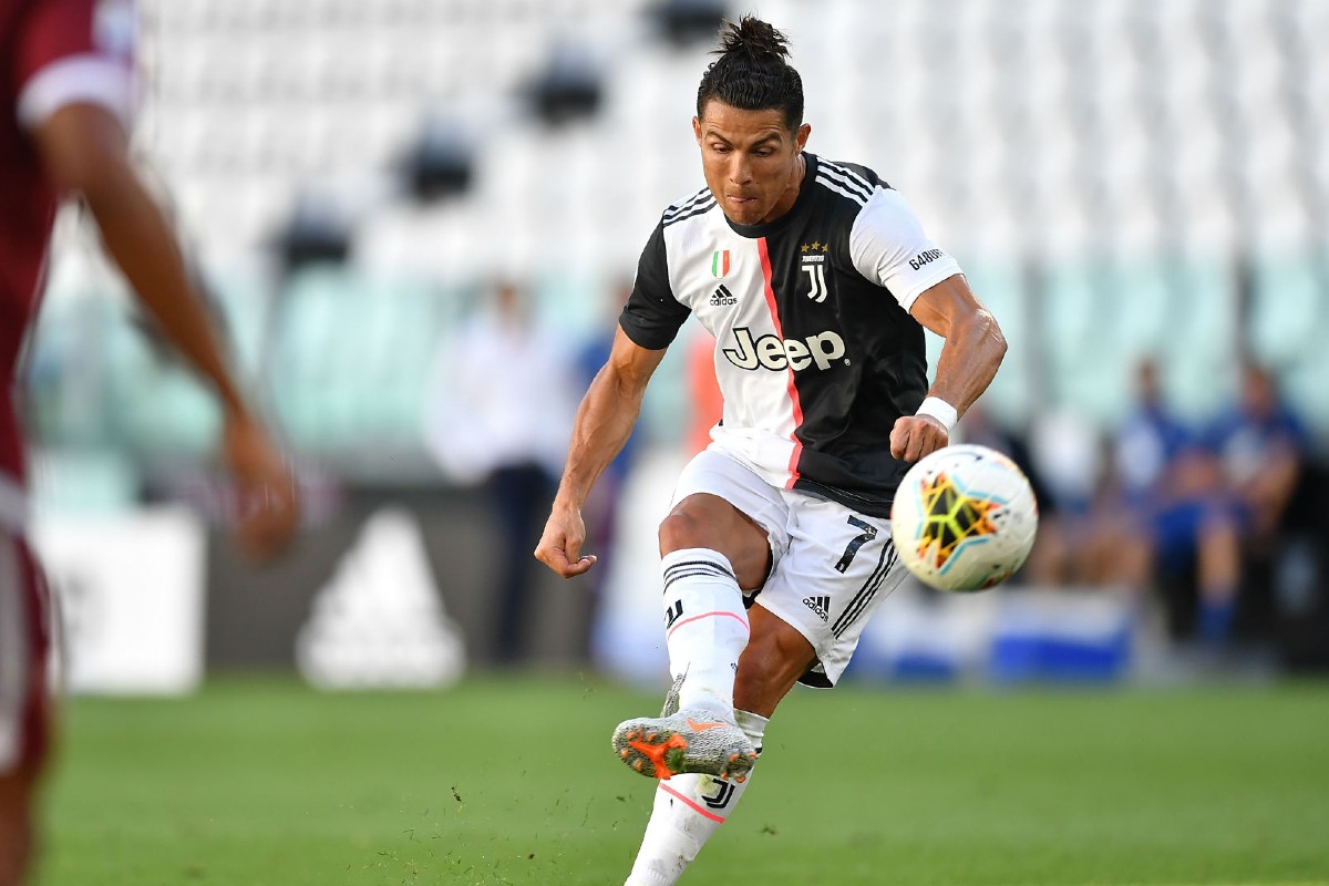 Ο Μιχαίλοβιτς εξηγεί γιατί μπαίνουν σπάνια πια γκολ από φάουλ