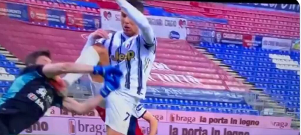 Ο διαιτητής “έκλεισε” τα μάτια σε καθαρή κόκκινη του Κριστιάνο! (vid)