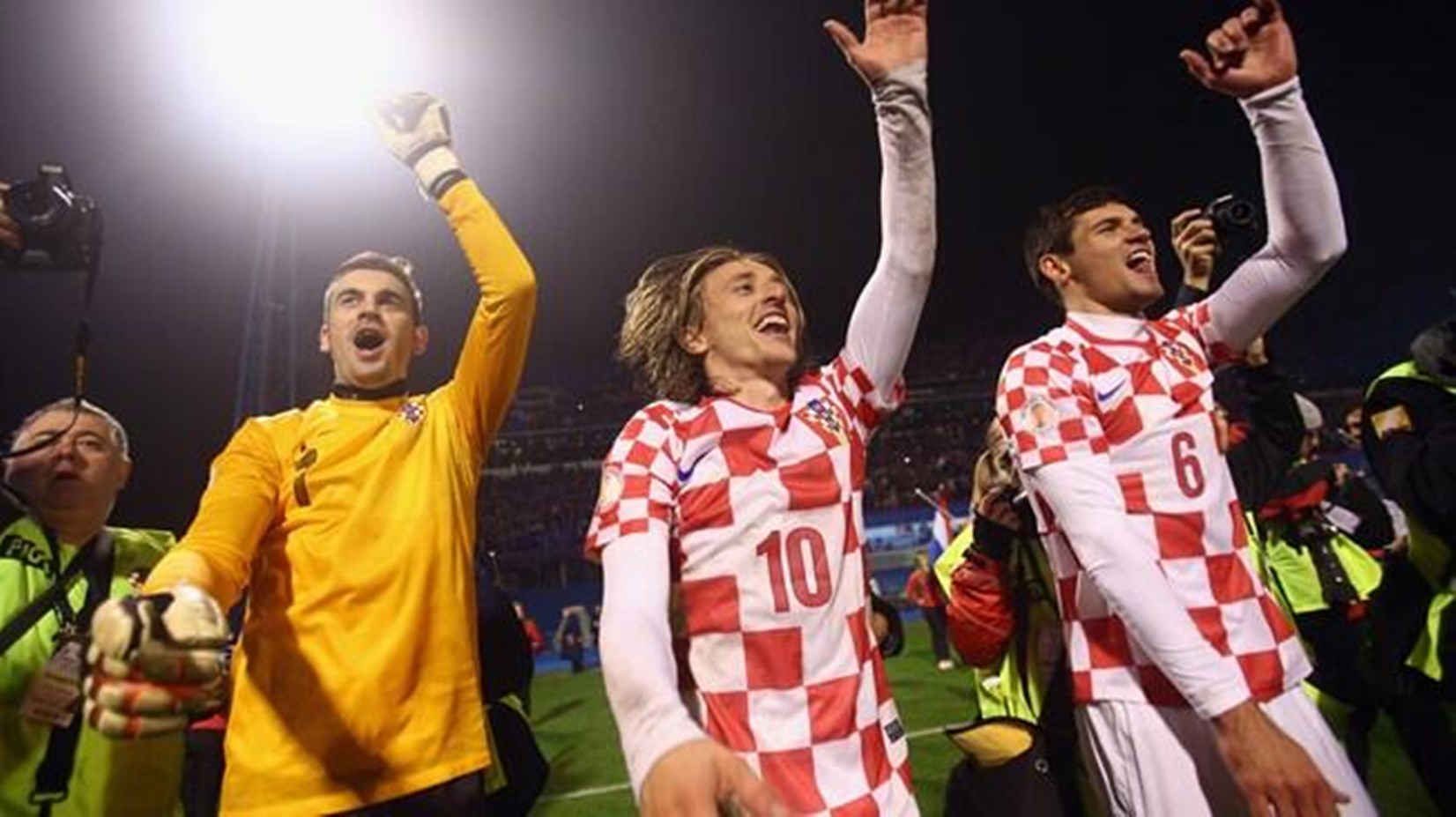 Οι Κροάτες τίμησαν τον Μόντριτς και εκείνος έκλαιγε σαν μικρό παιδί (vid)