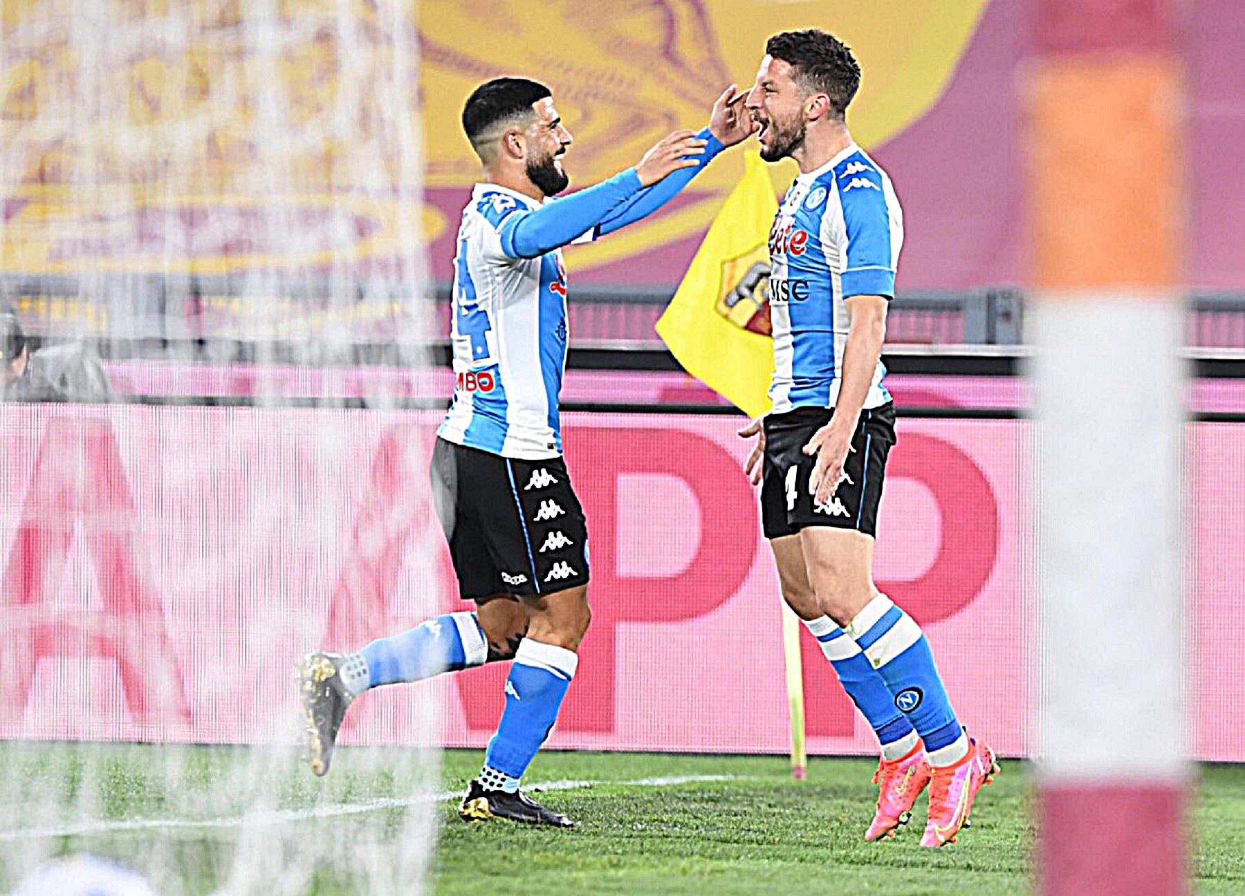 Μέρτενς «λαμπρός» οδηγεί τη Νάπολι στ’ «αστέρια»!