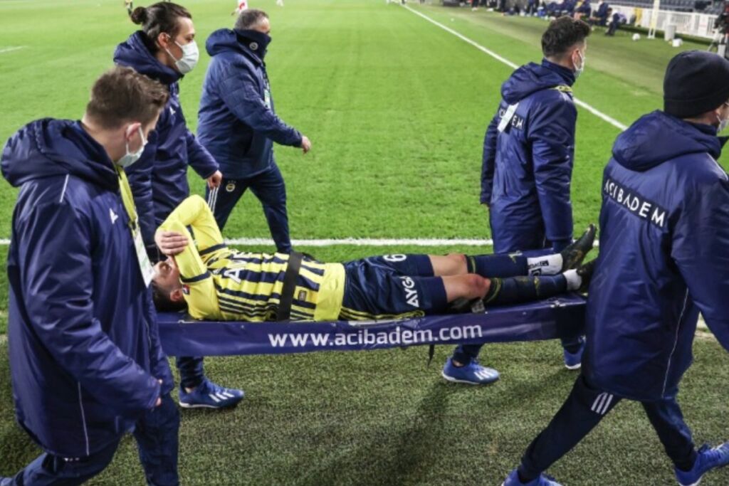 Η καριέρα του Οζίλ στη Φενέρ δέχτηκε ένα ακόμη πλήγμα