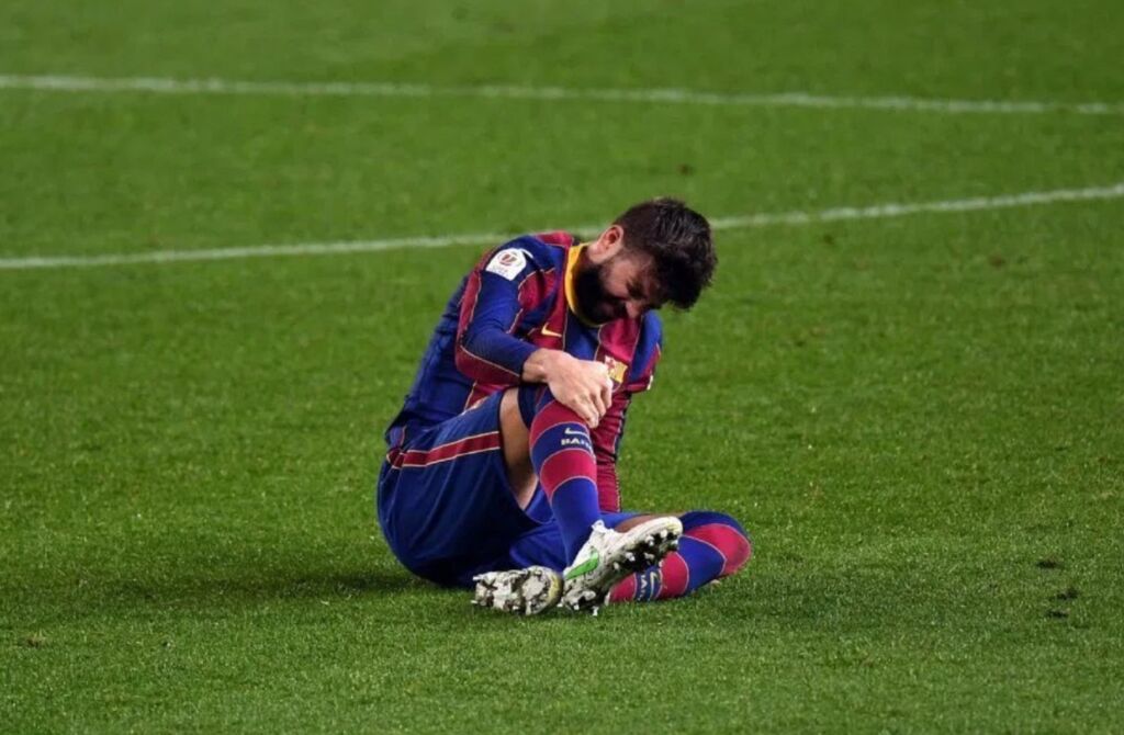 Ο Πικέ τραυματίστηκε ξανά στο γόνατο! (pic)