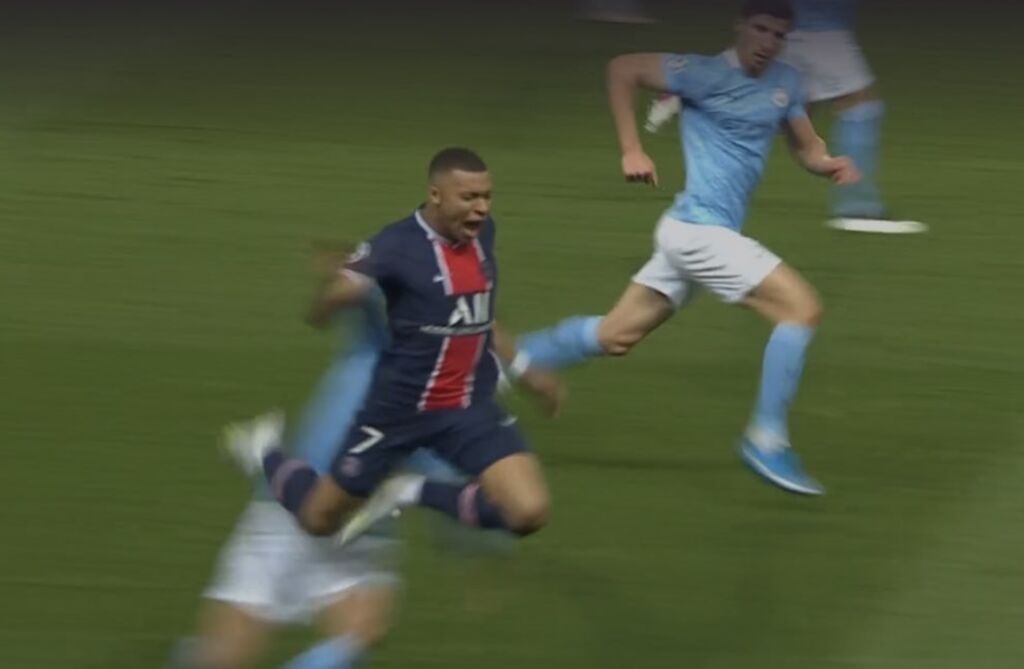 «Δρεπάνι» ο Κανσέλο – Πήγε να κόψει την καριέρα του Μπαπέ! (pics)