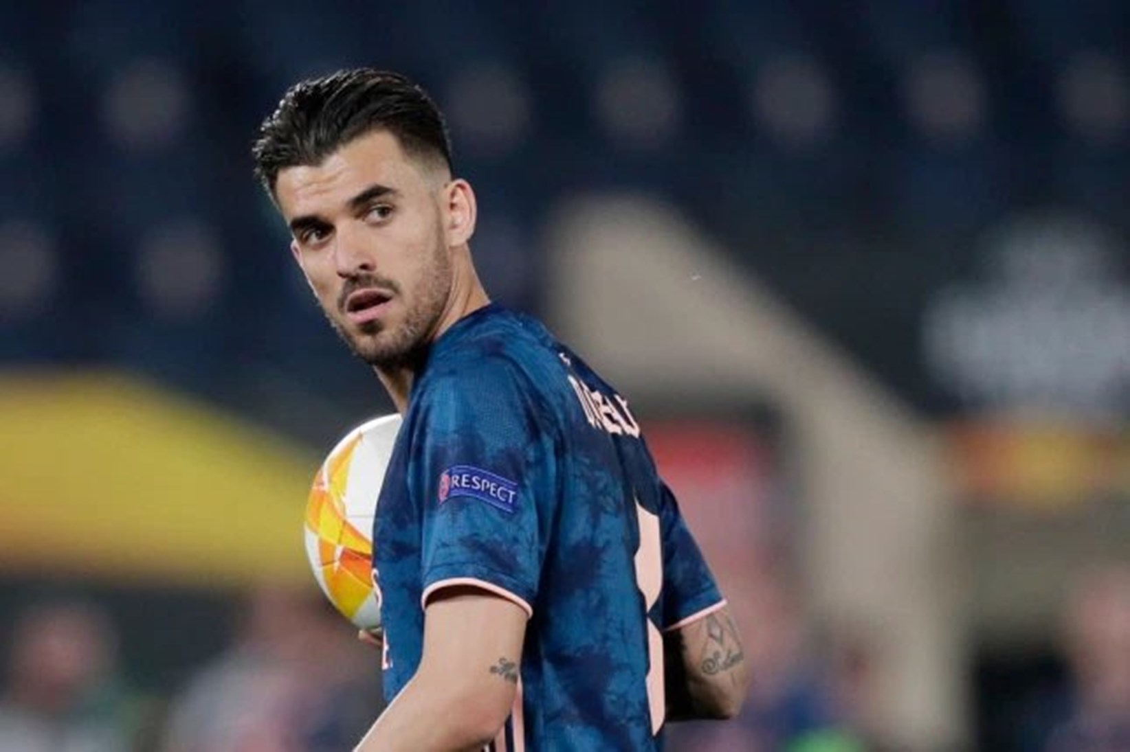 Τα μαζεύει και κάνει μία έξοδο… μεγάλη ο Θεμπάγιος!