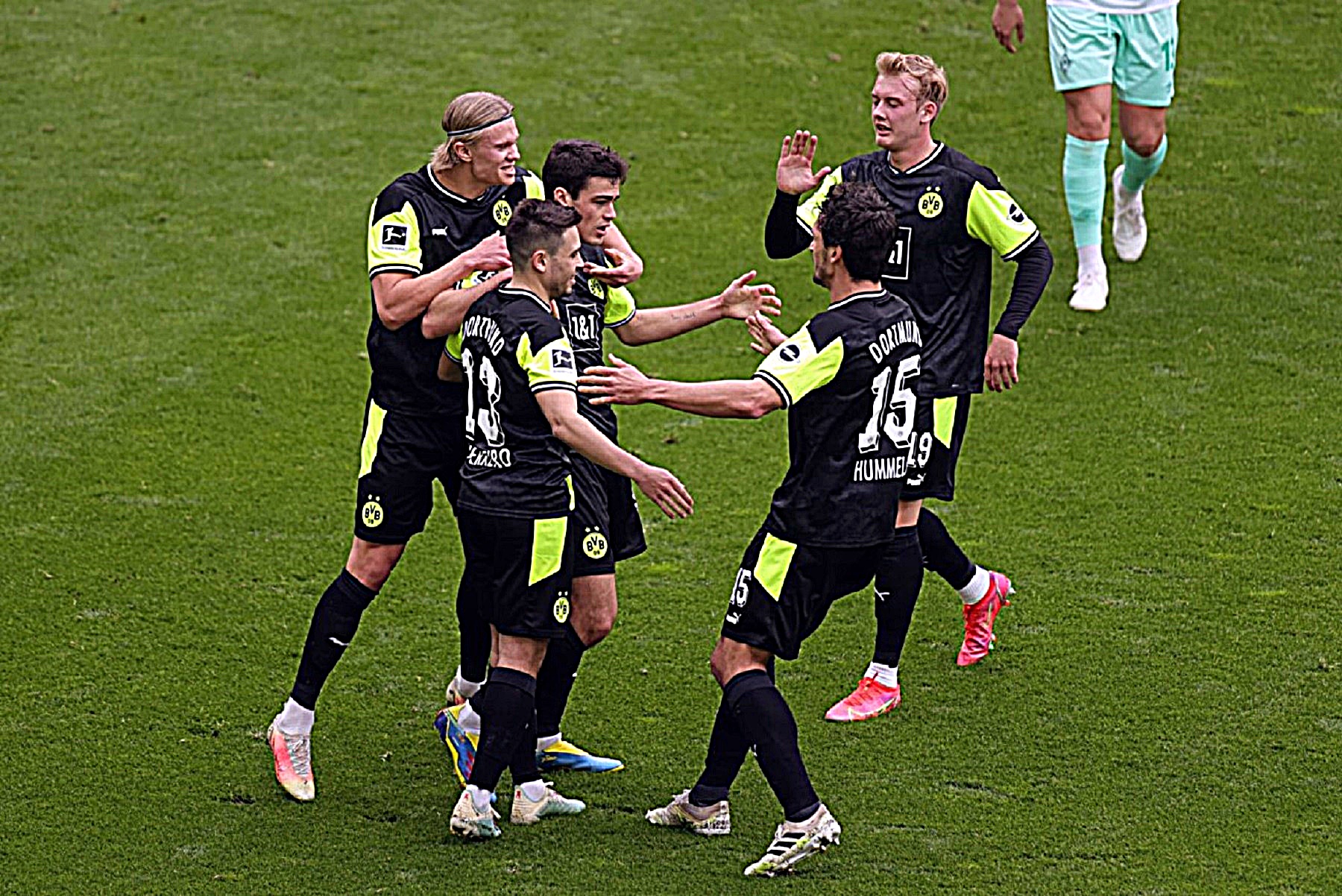 Η Ντόρτμουντ δεν πετάει τα… δώρα! (vid)