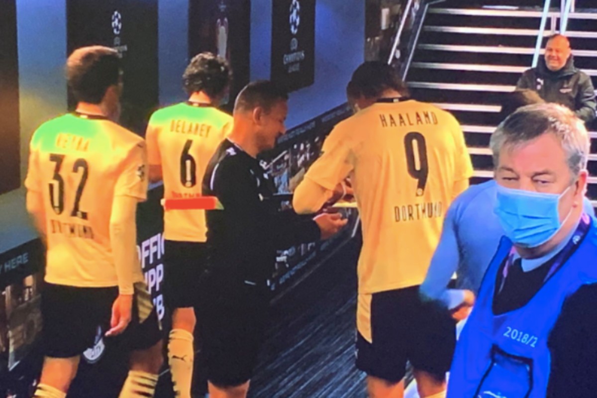 Αποκαλύφθηκε η αλήθεια για το αυτόγραφο του Χάαλαντ στο βοηθό