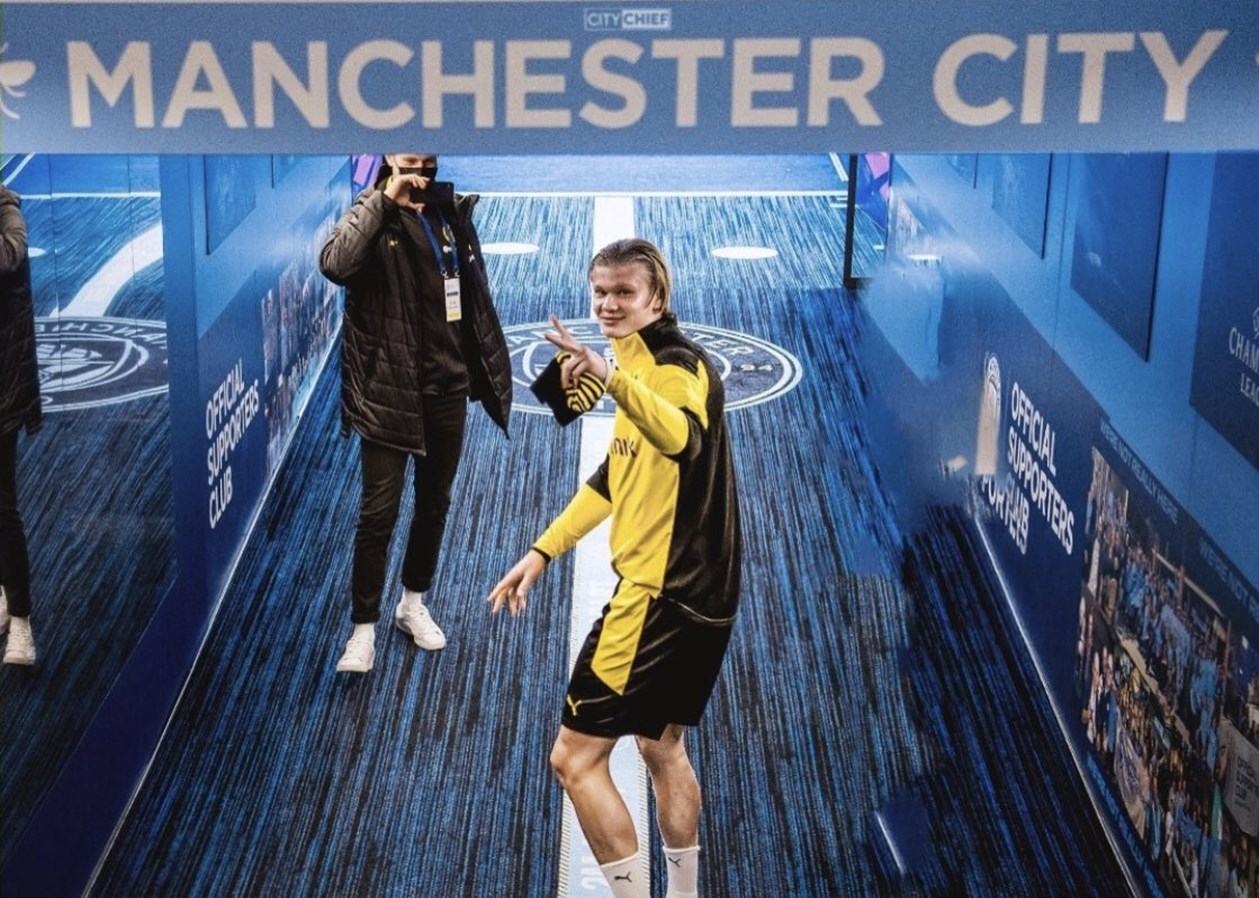 Ο Χάαλαντ ακούει τον ύμνο του Τσάμπιονς Λιγκ και… φτιάχνεται! (vid)