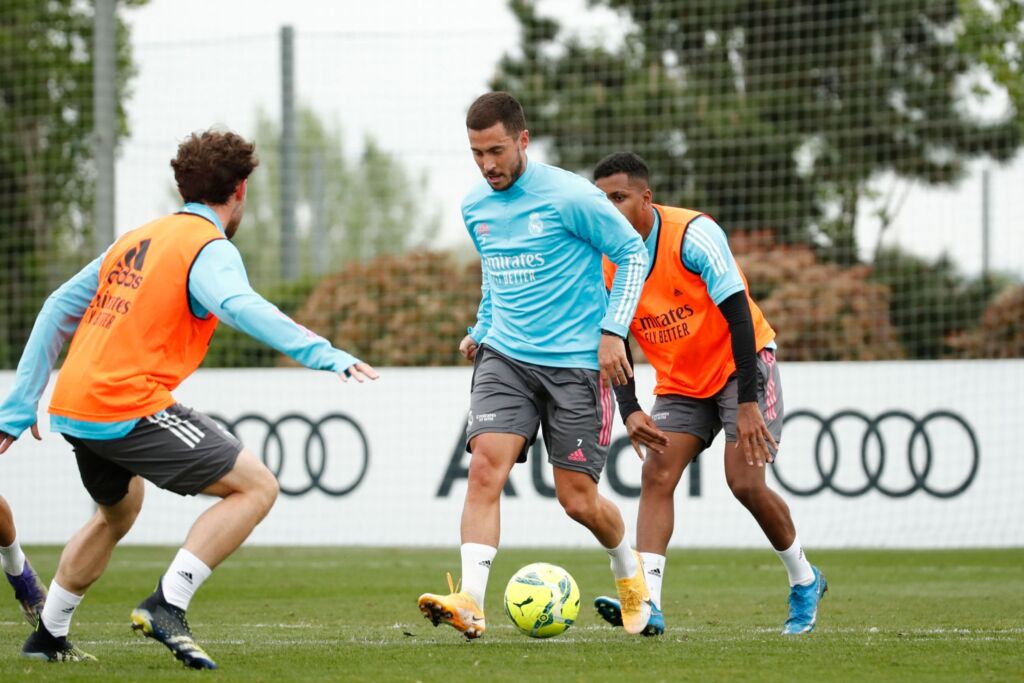 Από τον… καναπέ θα δει και αυτό το “κλάσικο” ο Αζάρ!