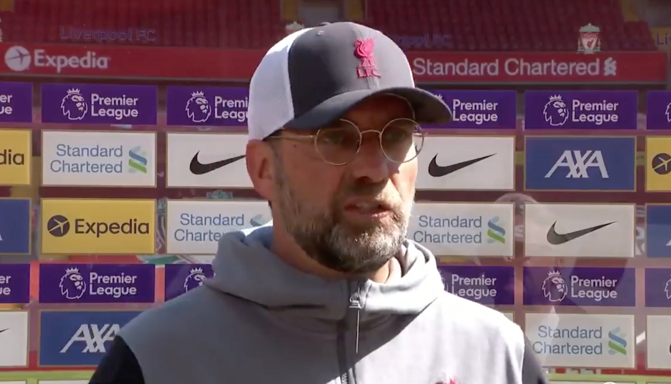 Ο Κλοπ τα πήρε στο… κρανίο και ξεκίνησε να “κράζει” τους παίκτες του!