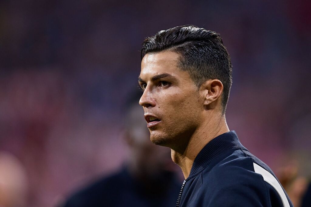 Ο Κριστιάνο “έφτυσε” αντίπαλό του όταν του ζήτησε τη φανέλα!