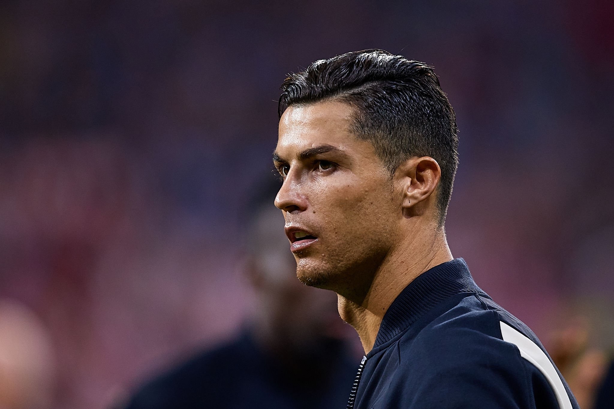 Ο Κριστιάνο “έφτυσε” αντίπαλό του όταν του ζήτησε τη φανέλα!