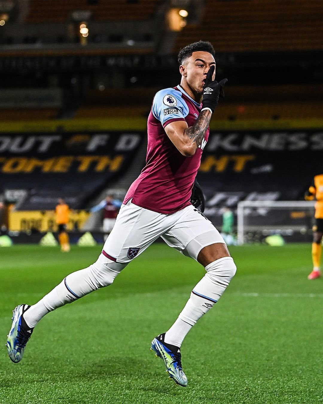 Οι εμφανίσεις του Λίνγκαρντ κάνουν αίσθηση σε όλη την Ευρώπη! 