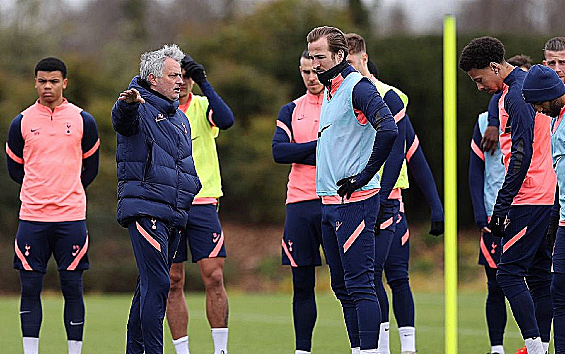 «Βράζουν» με τον Μουρίνιο οι παίκτες της Τότεναμ!