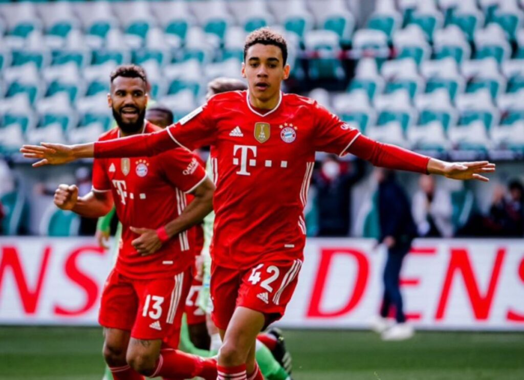 Ο Μουσιάλα γράφει ήδη ιστορία στη Μπουντεσλίγκα