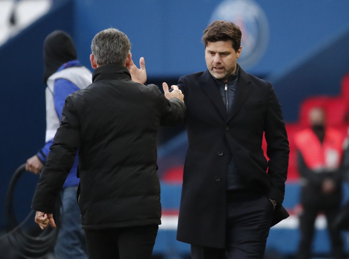 Ανάμεσα σε δύο για δεξί μπάκ η Παρί!