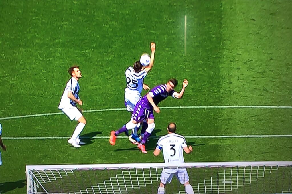 Ο Ραμπιό πήγε να κατεβάσει με… μανσέτα μέσα στην περιοχή! (pic)