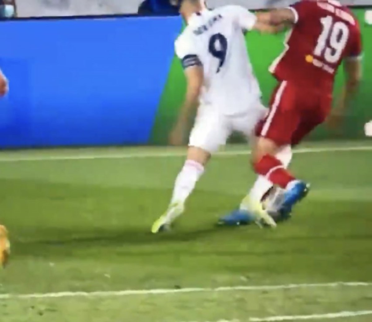 Βράζουν στη Ρεάλ με το πέναλτι που… αγνόησε ο ρέφερι! (vid)