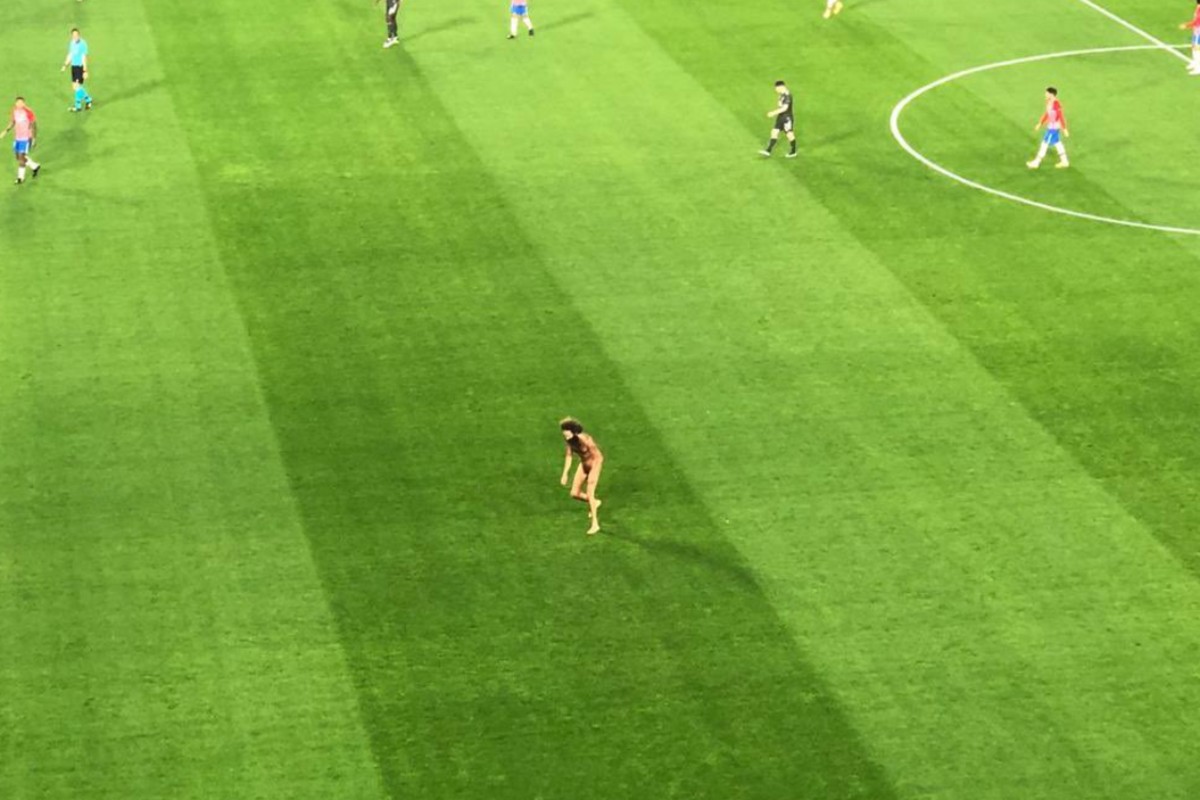 O εισβολέας του Λος Κάρμενες κρυβόταν σε μία πινακίδα για 14 ώρες