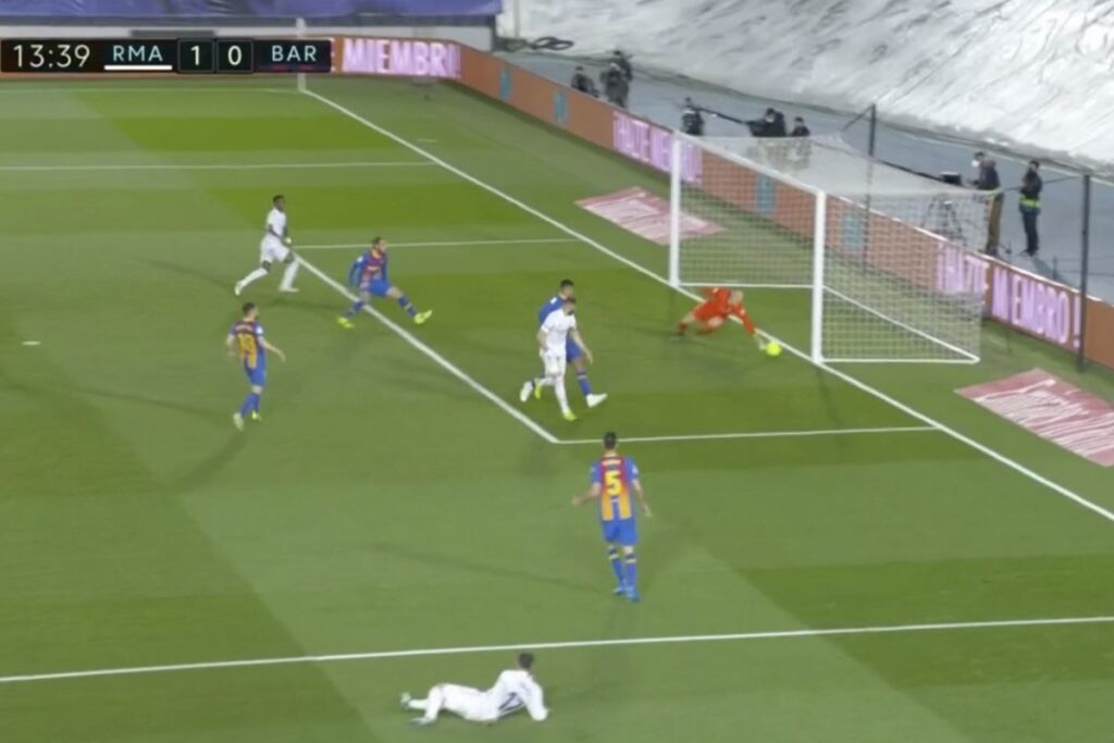 Με αλήτικο τακουνάκι ο Μπενζεμά πλήγωσε την Μπάρτσα (vid)