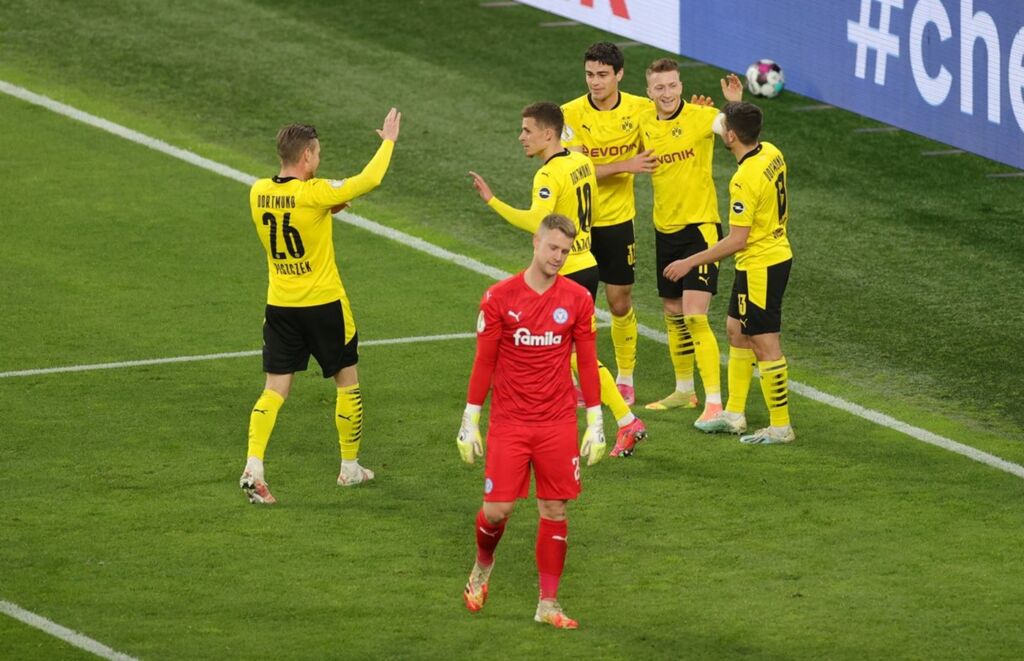Δεν αστειεύεται η Ντόρτμουντ – «Πεντάρα» από ημίχρονο! (pic)
