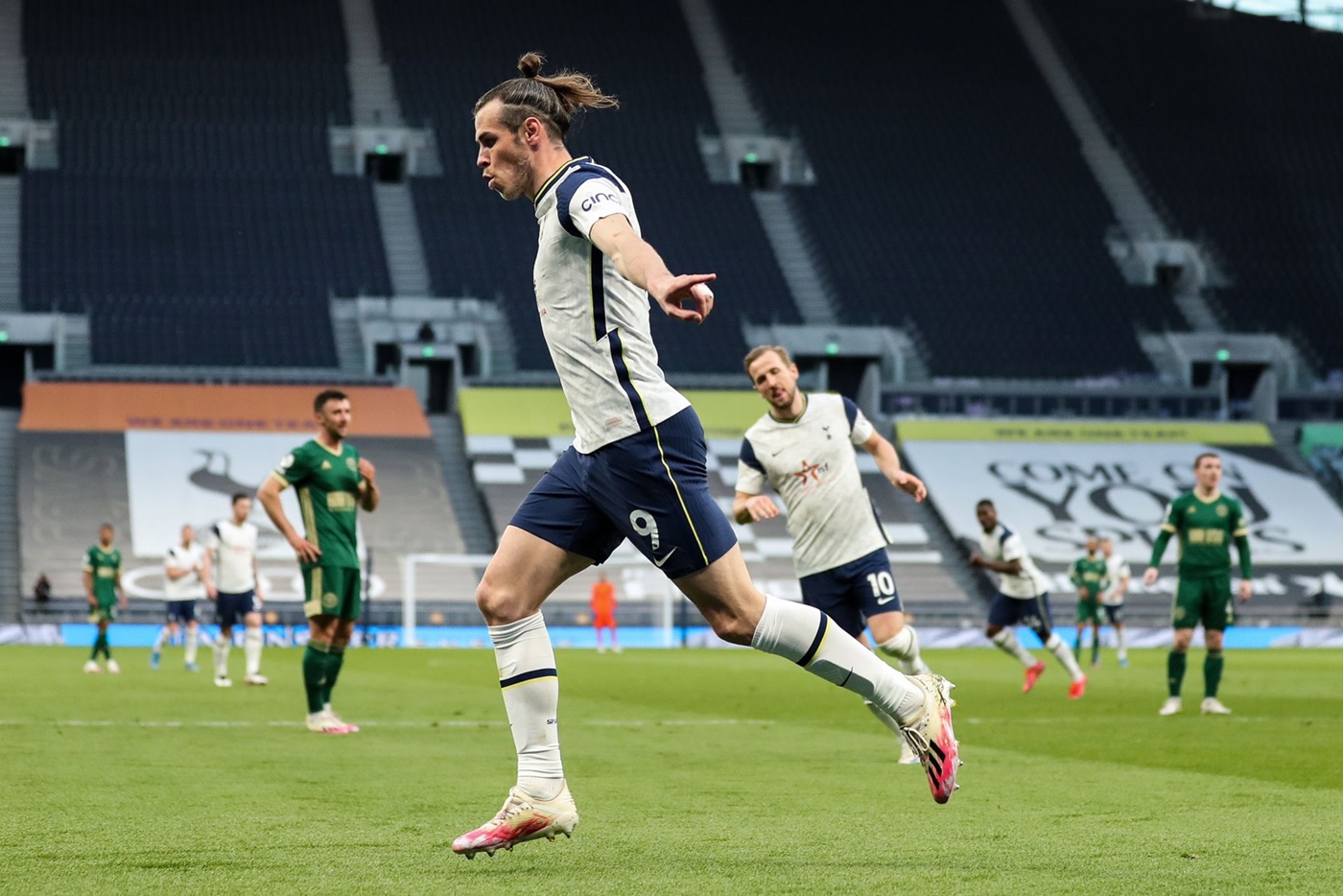 Της αναστάσεως του Μπέιλ σήμερα με τρία γκολ! (vids)