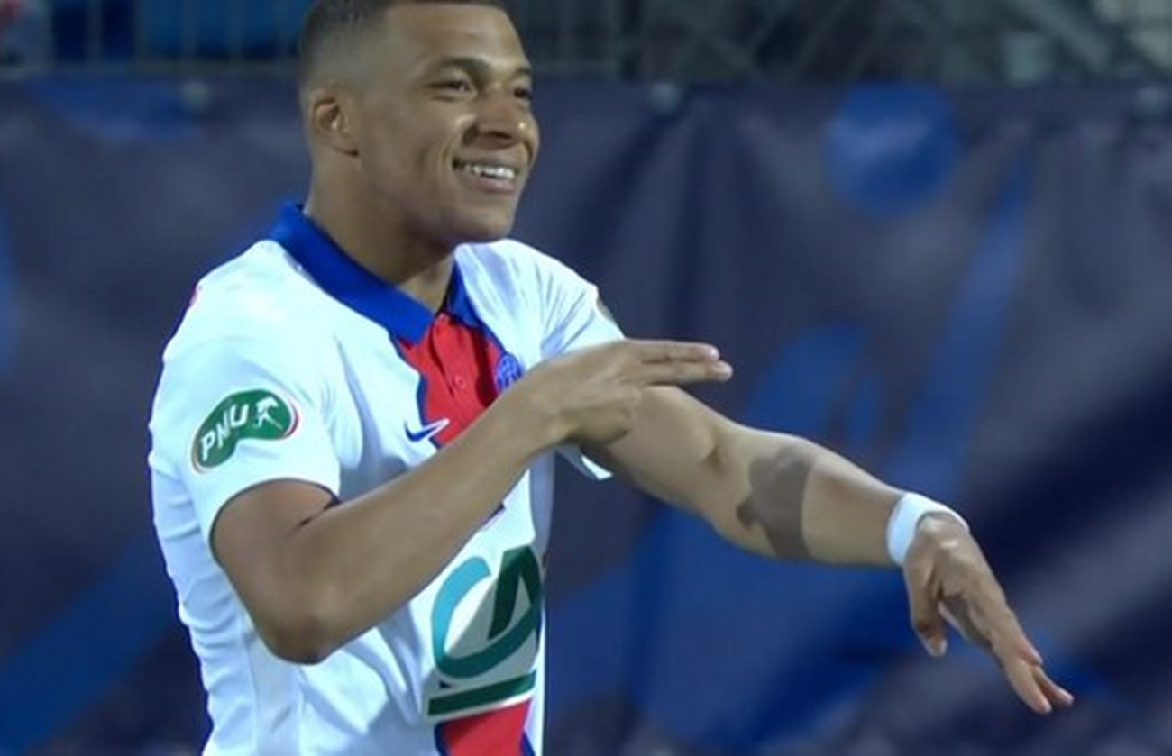 Μαγεία Μπαπέ – Κάλπασε και σκόραρε! (vid)