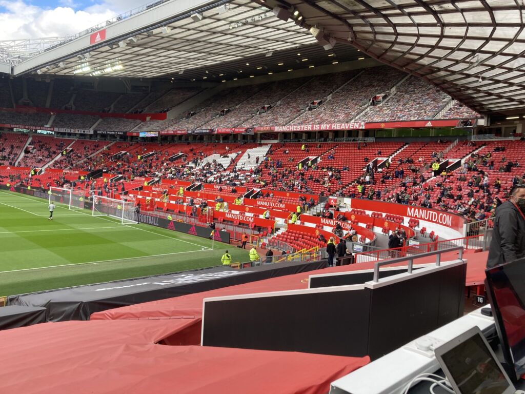 Οι οπαδοί της Γιουνάιτεντ συνεχίζουν το «κράξιμο» στους Γκλέιζερ!