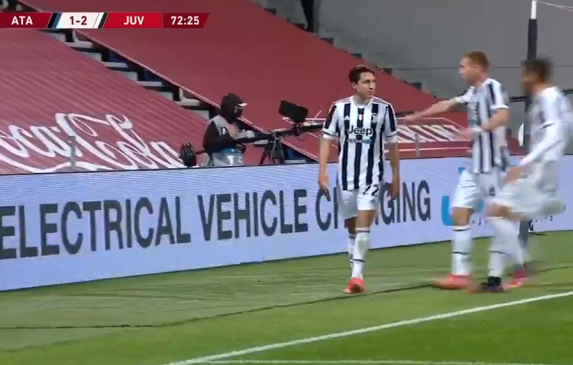 Μόνος του και όλοι τους – Φοβερός Κιέζα στον τελικό (vid)