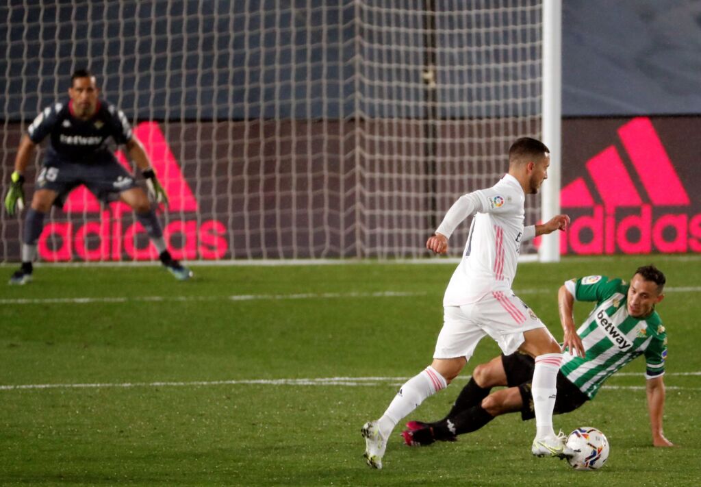 Αναστήθηκε ο Αζάρ! Μαγική «τακουνιά» από τον Βέλγο! (vid)