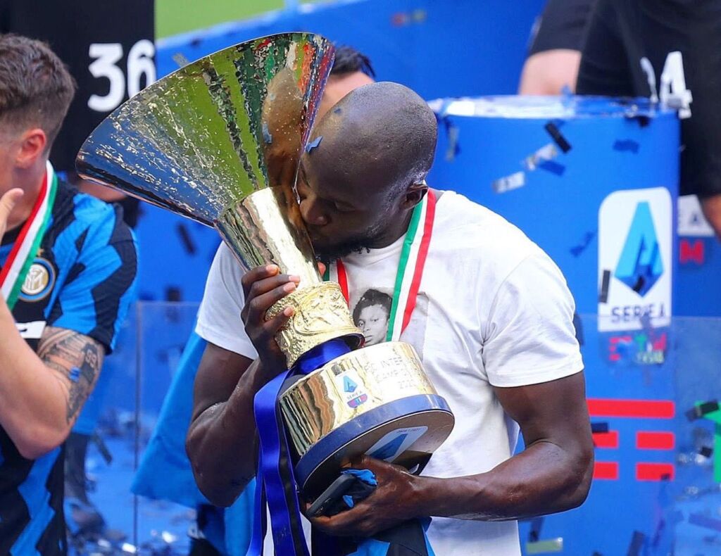 Ίντερ προς όλους: «Ξεχάστε τον Λουκάκου»