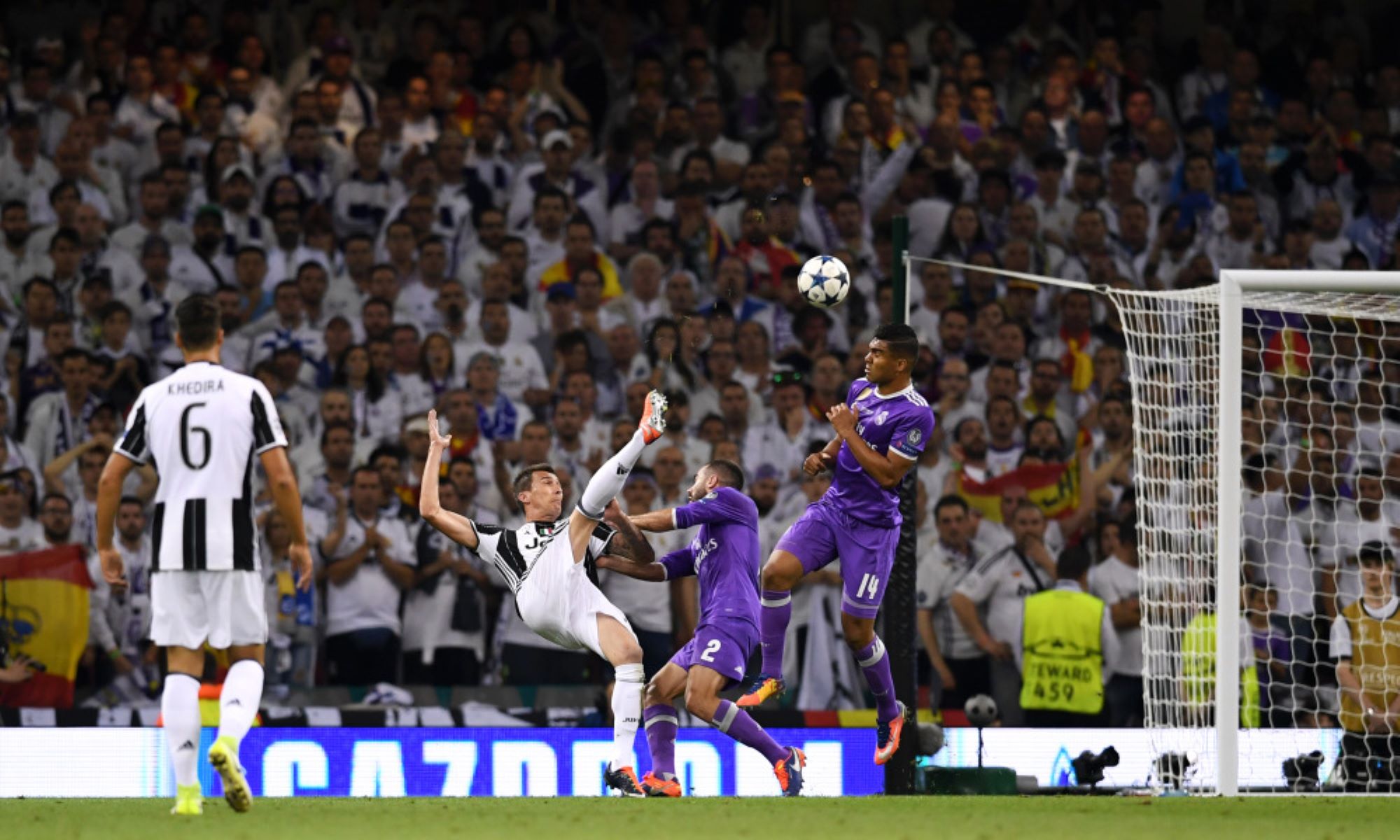 Ξέχασε κανείς την… ανάποδη ορθοπεταλιά του SuperMario; (vid)