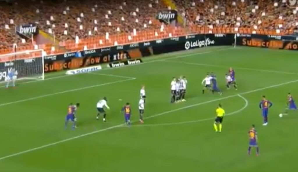 Απευθείας φάουλ σκέτη… μαγεία από τον Μέσι (vid)