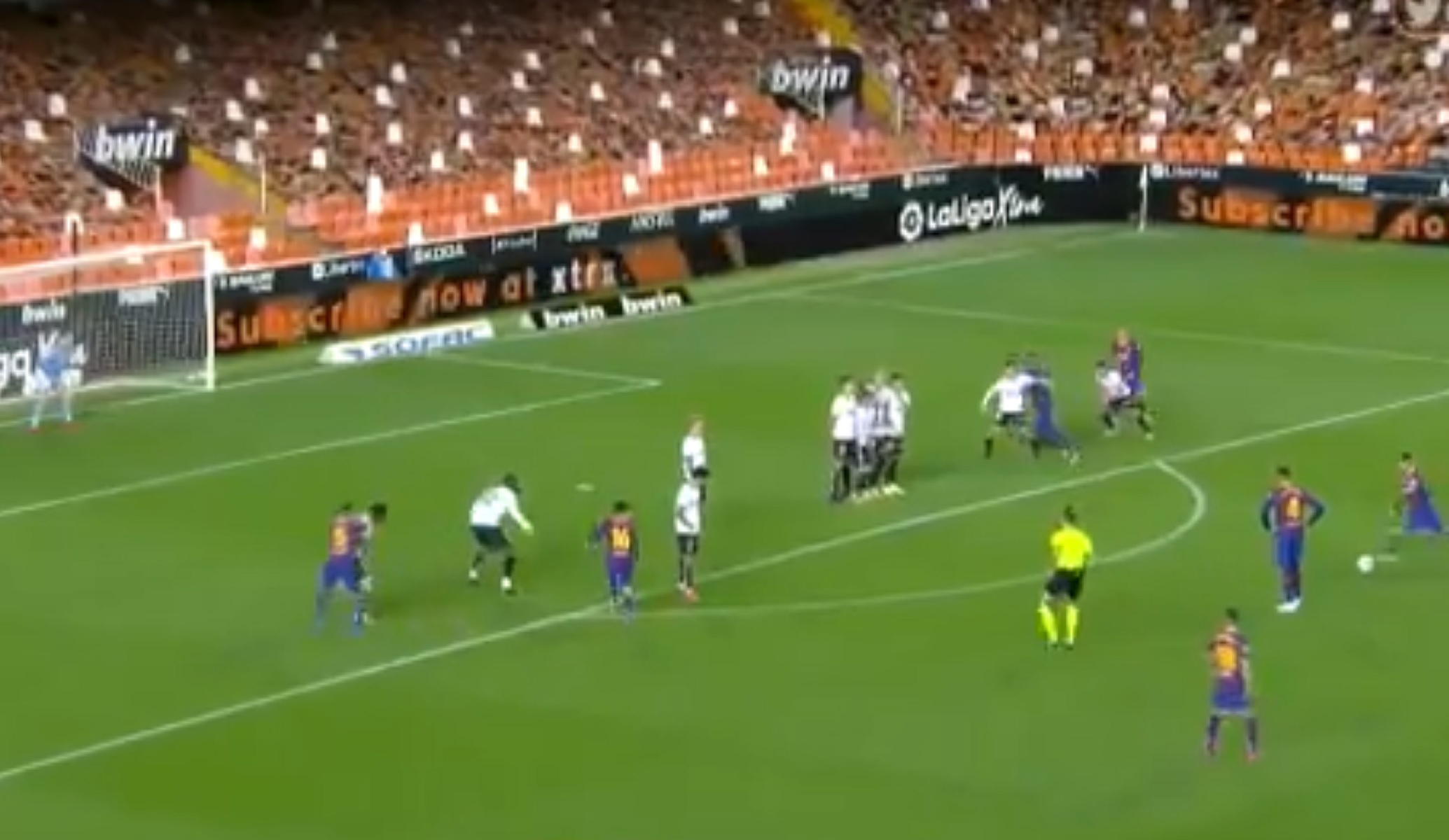 Απευθείας φάουλ σκέτη… μαγεία από τον Μέσι (vid)