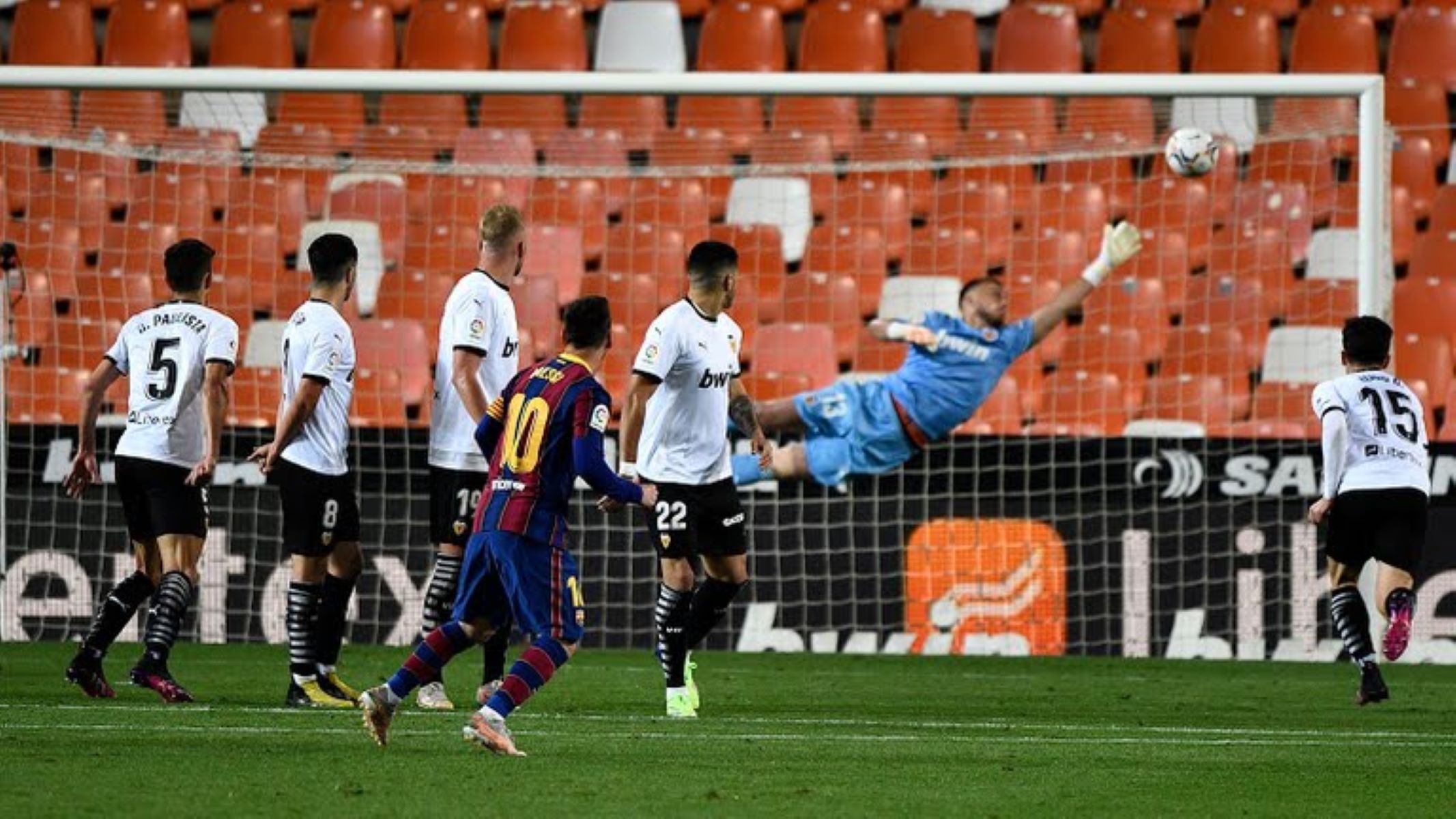 Ξόρκισε τις «Νυχτερίδες» με Μεσι-α η Μπαρτσελόνα (vid)