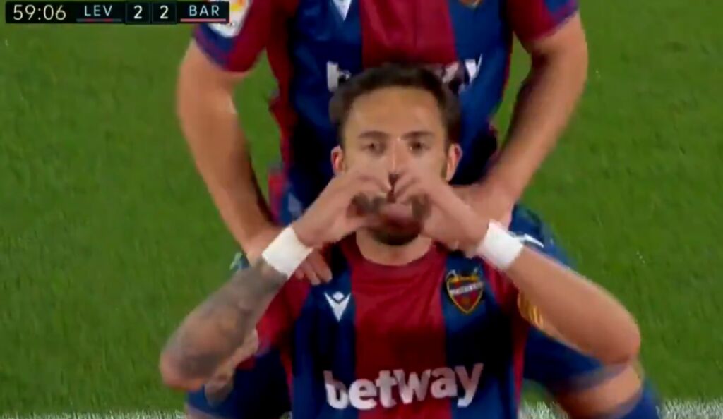 Σε τρικυμία η Μπαρτσελόνα, σουτάρα του Μοράλες και 2-2 (vid)