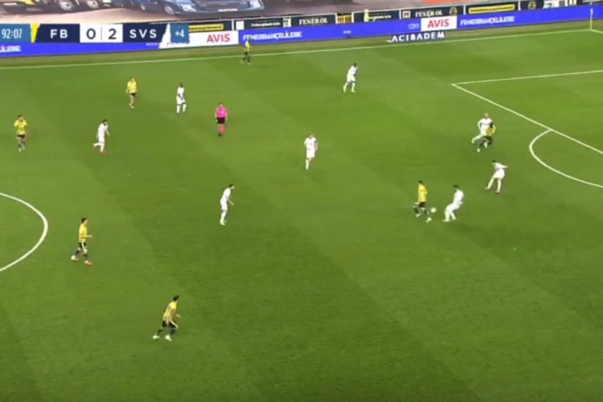 Η ασίστ του Οζίλ μας πήγε πίσω στο χρόνο (vid)