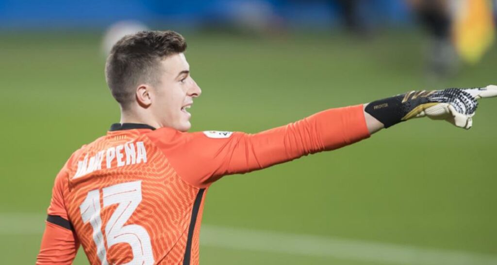 Πιτσιρικάς της Μπαρτσελόνα κατεβάζει ρολά και πιάνει τέσσερα πέναλτι!