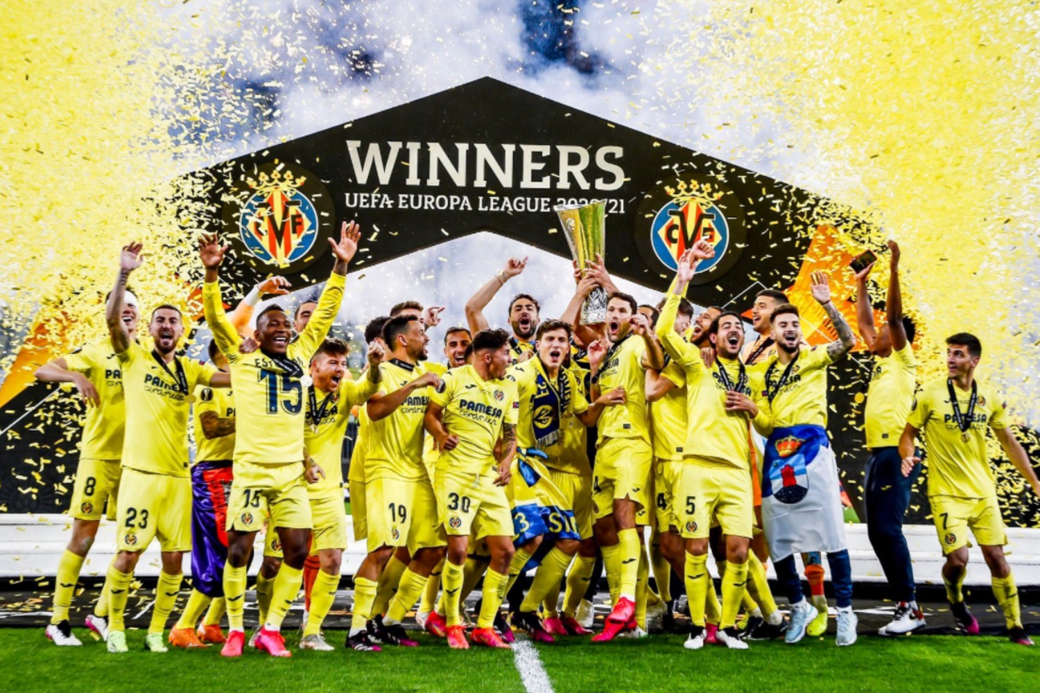 Οι Ισπανοί βλέπουν Άγγλους στους τελικούς και σεληνιάζονται