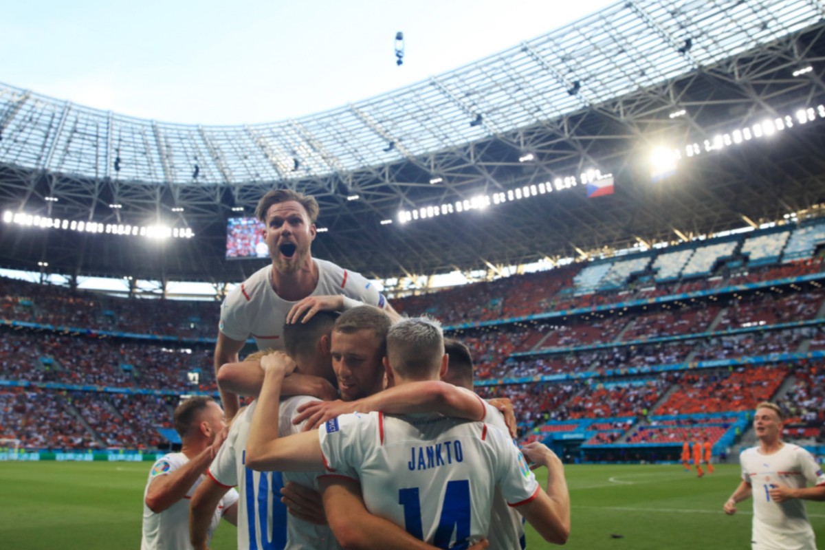 Πετάνε οι Ολλανδοί; ΟΧΙ όταν υπάρχουν οι Τσέχοι (vid)