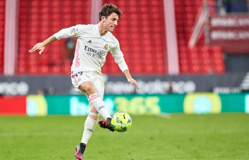 Κυνηγάει… δυνατή δυάδα στα μπακ η Μίλαν!