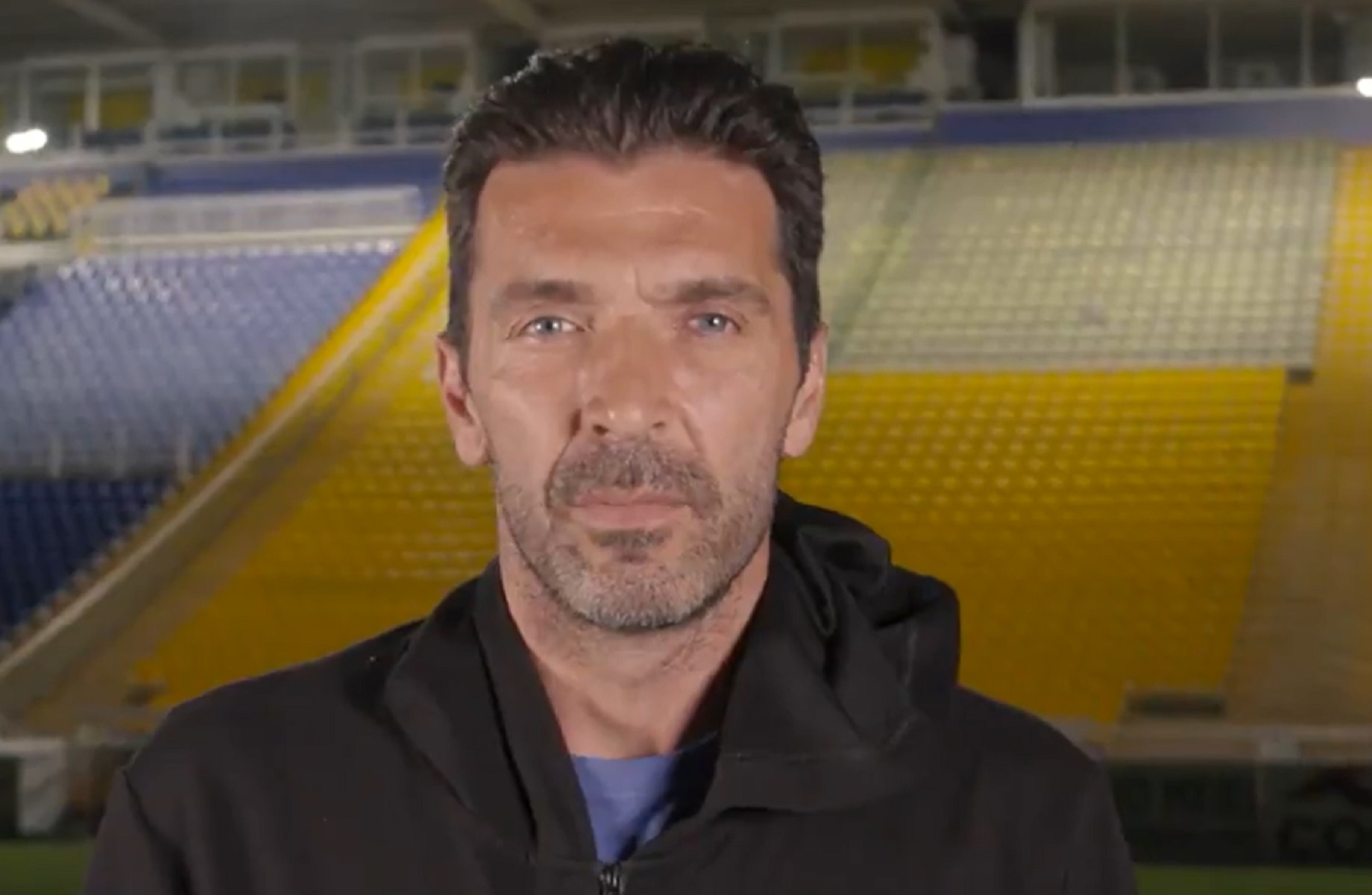 Επίσημο: Ο… Superman Μπουφόν επέστρεψε στην Πάρμα! (vid)