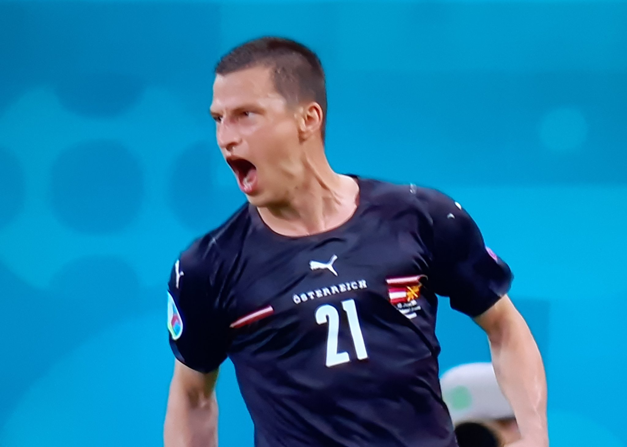 Γκολάρα ο Λάινερ, τυχερός ο Πάντεφ! (vids)