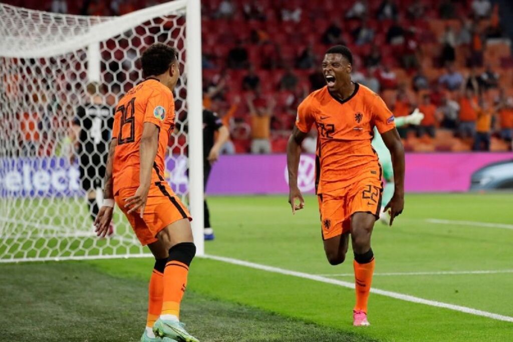 Καθαρίζει ο Ντάμφρις, 2-0 η Ολλανδία! (vid)